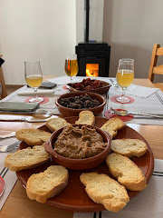 Bar-restaurante y apartamentos La Capellanía de Alobras