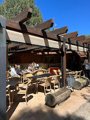 RESTAURANTE DIECISIETE VEINTISIETE.