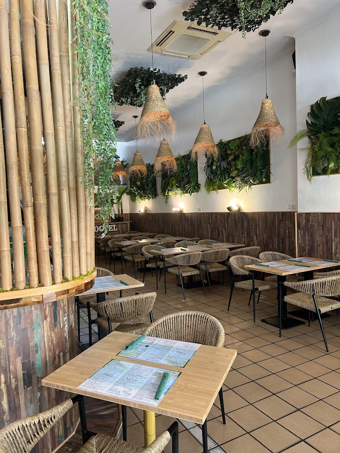 Aloha Food & Lounge
