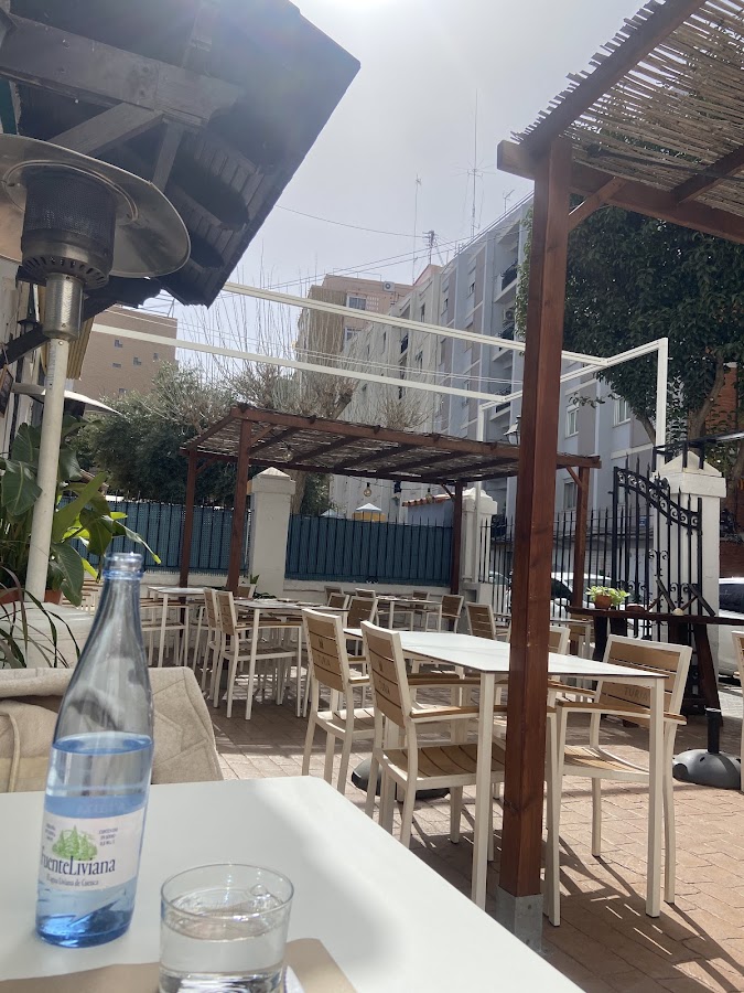 Ambra Poble-Bar