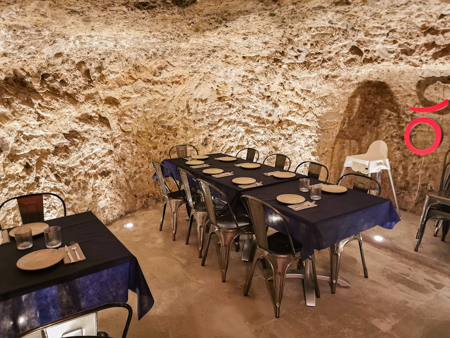 AMŌREM GASTRO BAR
