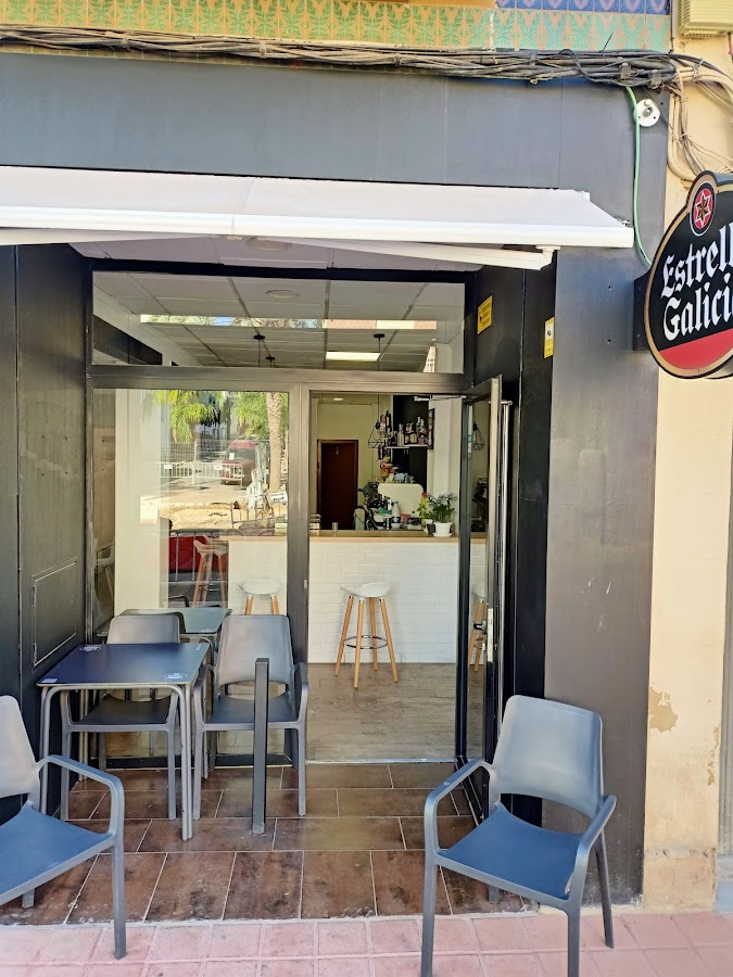 Bar Montroi
