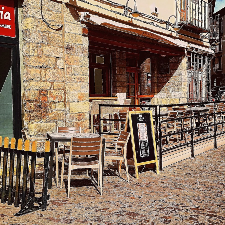 BAR-RESTAURANTE EL BOTIQUÍN Especialistas en carnes a la brasa