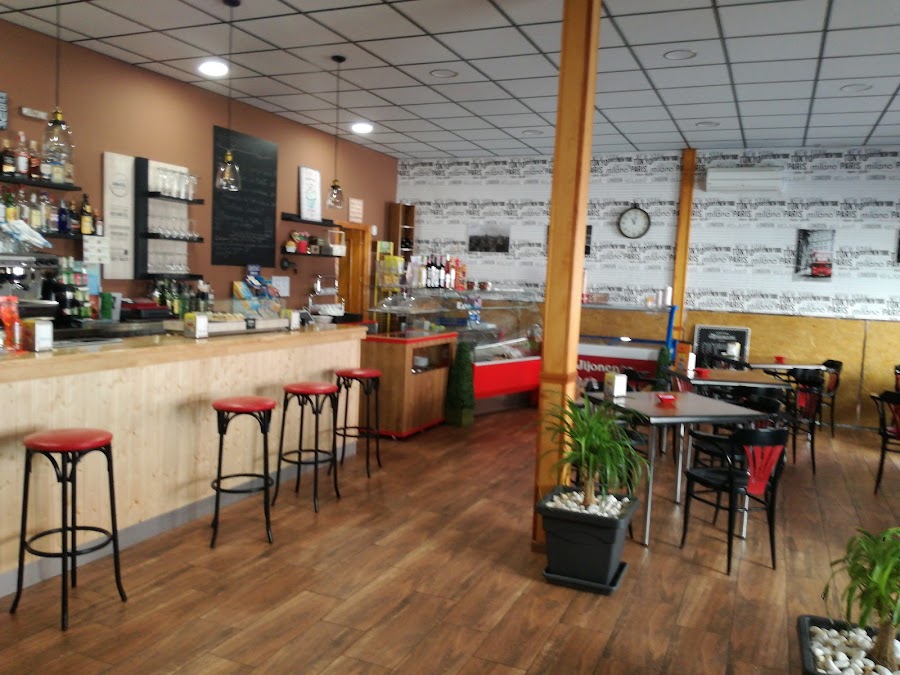 CAFÉ & MÁS.