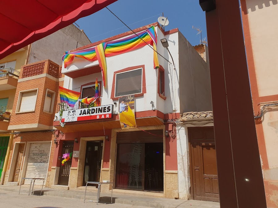 JARDINES BAR.