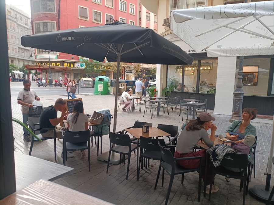 Le Petit Café Ciutat Vella Tapas Desayunos Almuerzos