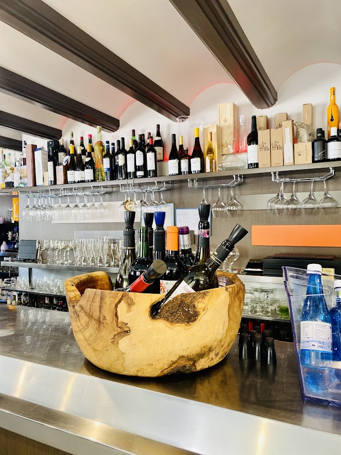 NOU BAR