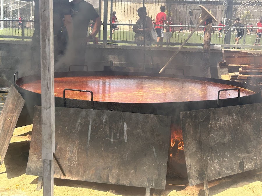 Paellas Gigantes a la Brasa