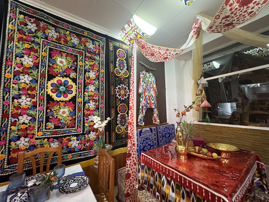 Restaurante Uzbeko Tashkent Oasis